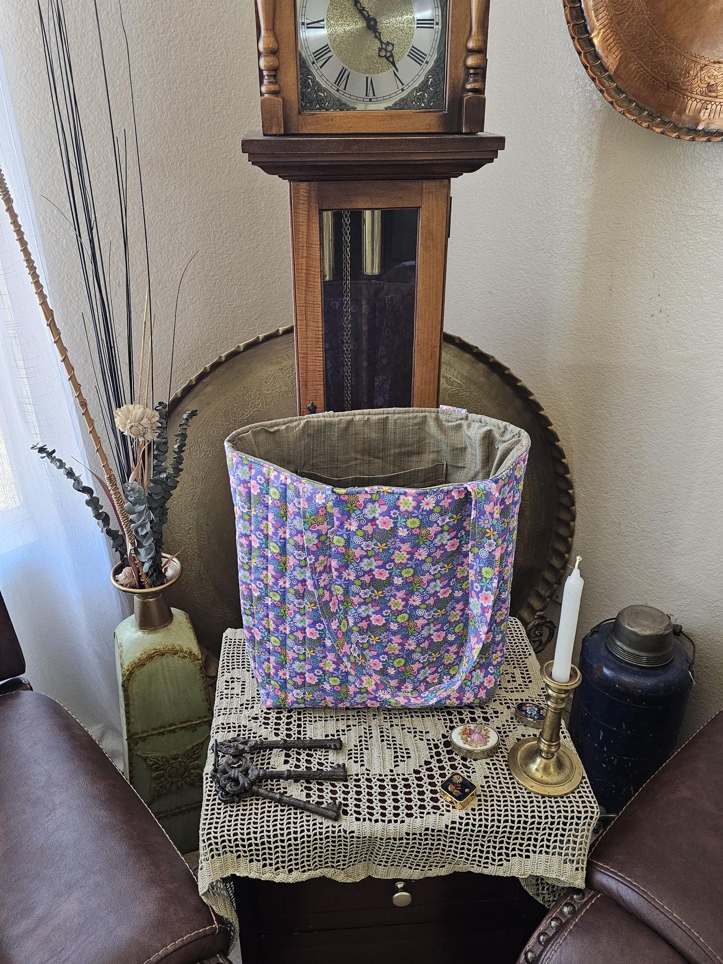 Woman's large tote bag