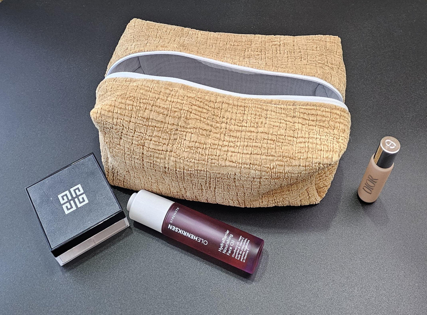 Handmade Quilted Cotton Makeup Bag - Medium Zipper Pouch