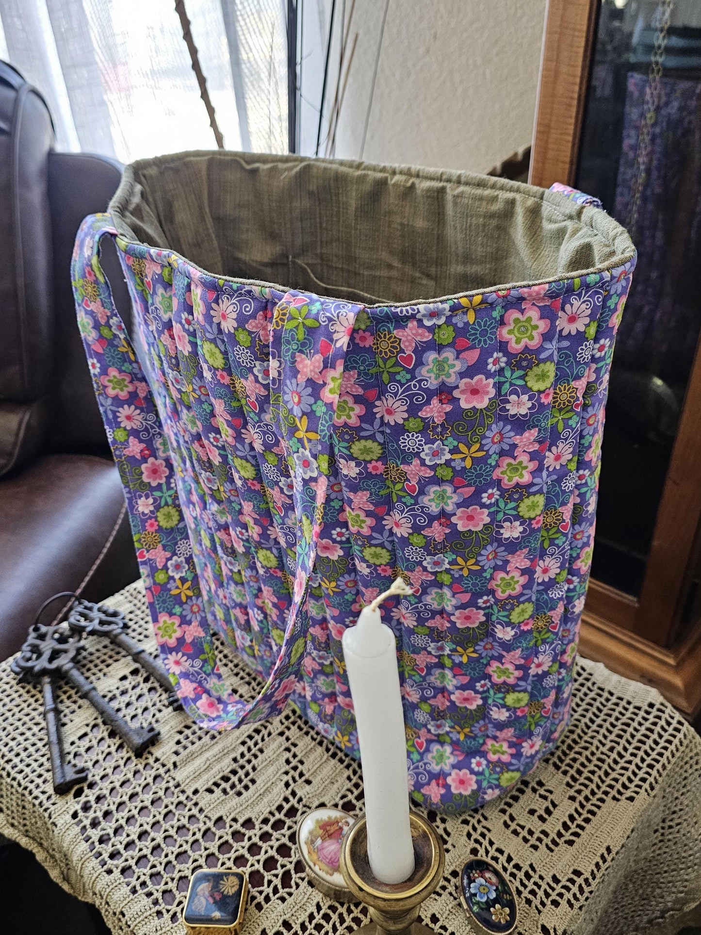 Woman's large tote bag