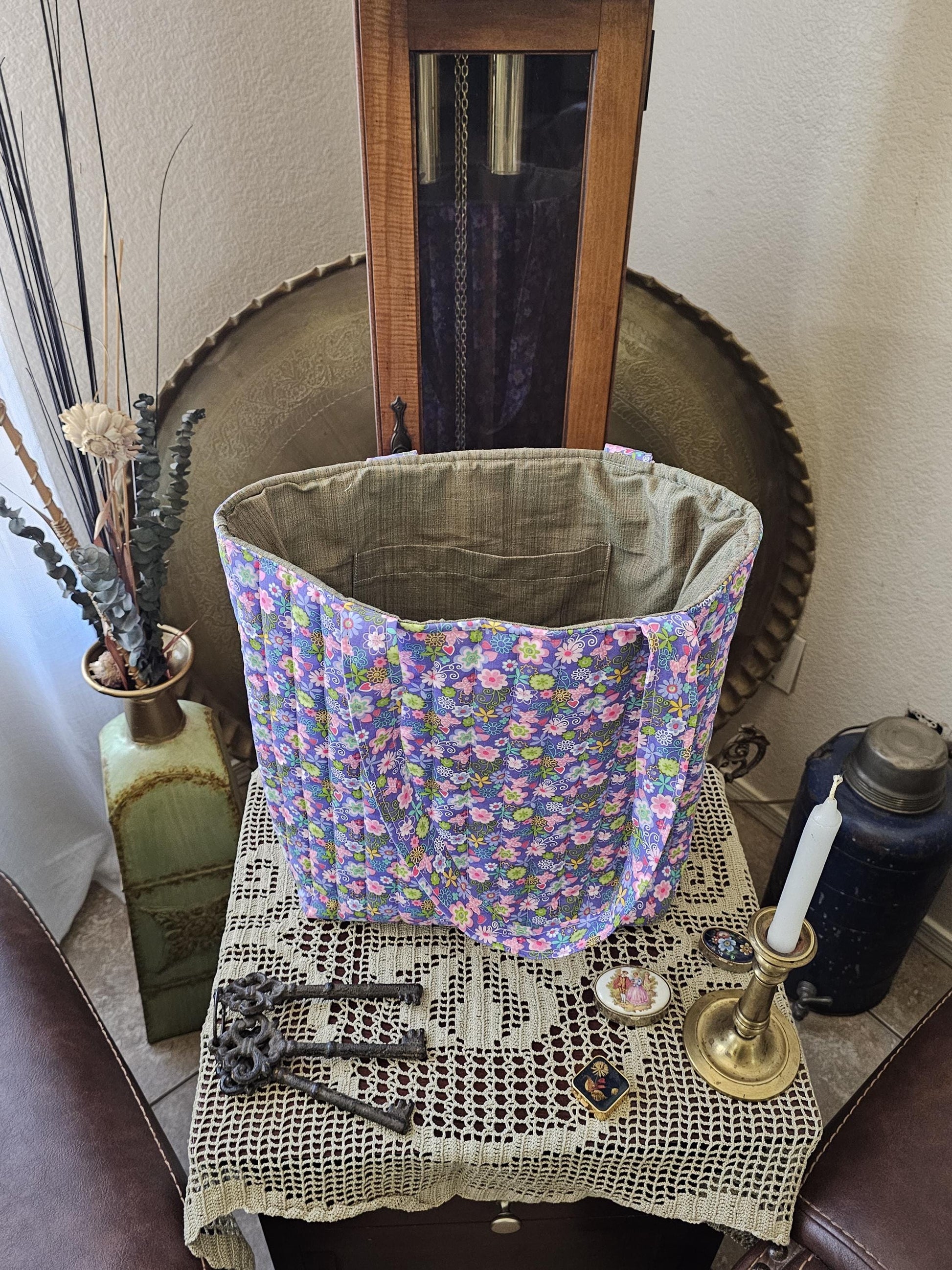 Woman's large tote bag