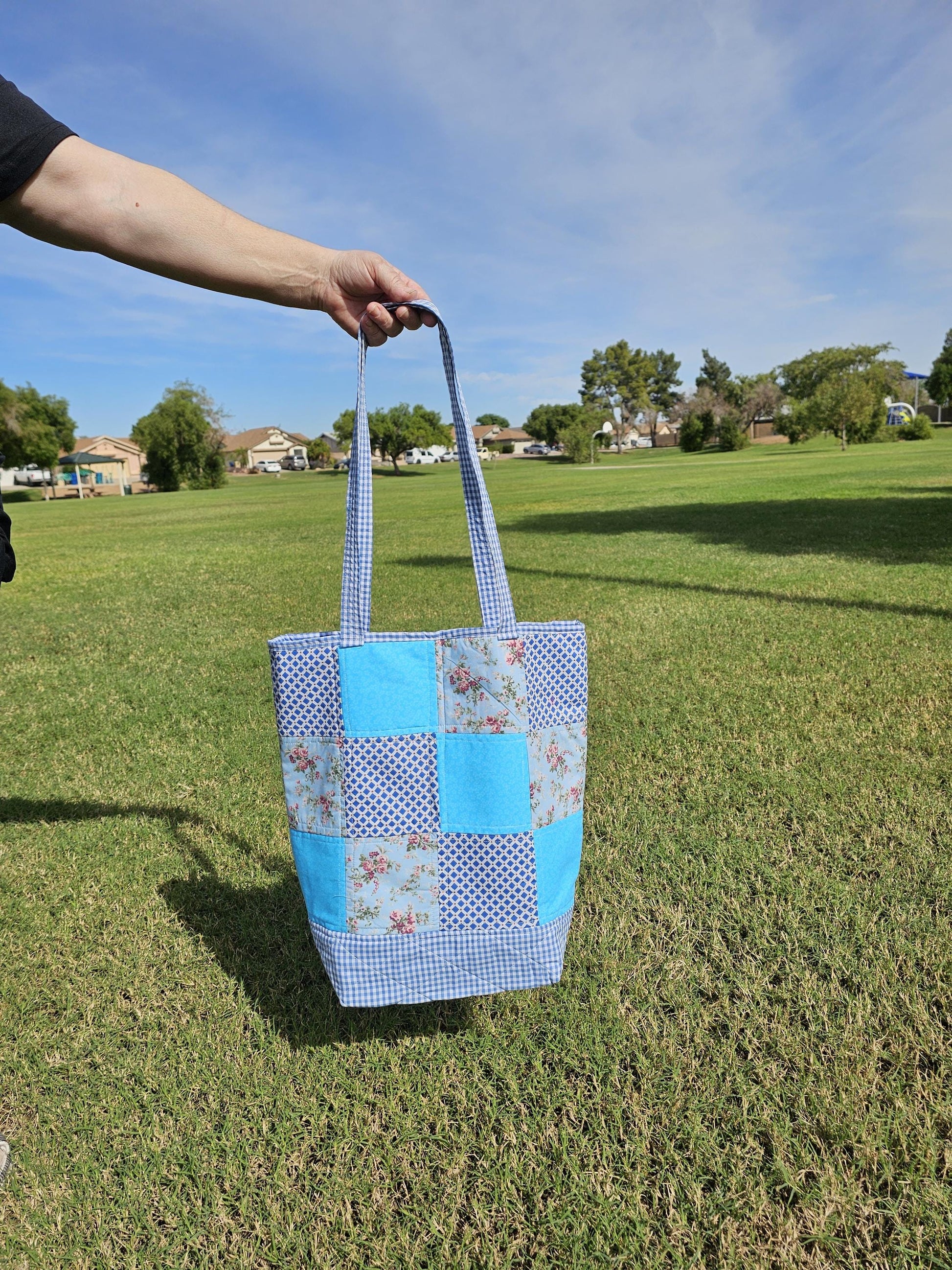 Women's Medium Tote Bag