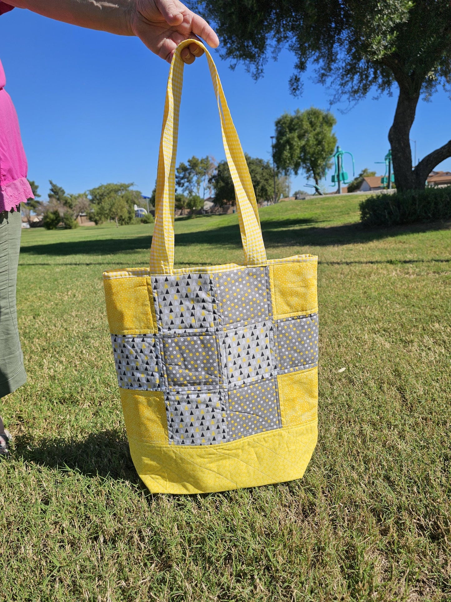 Women's Medium Tote Bag