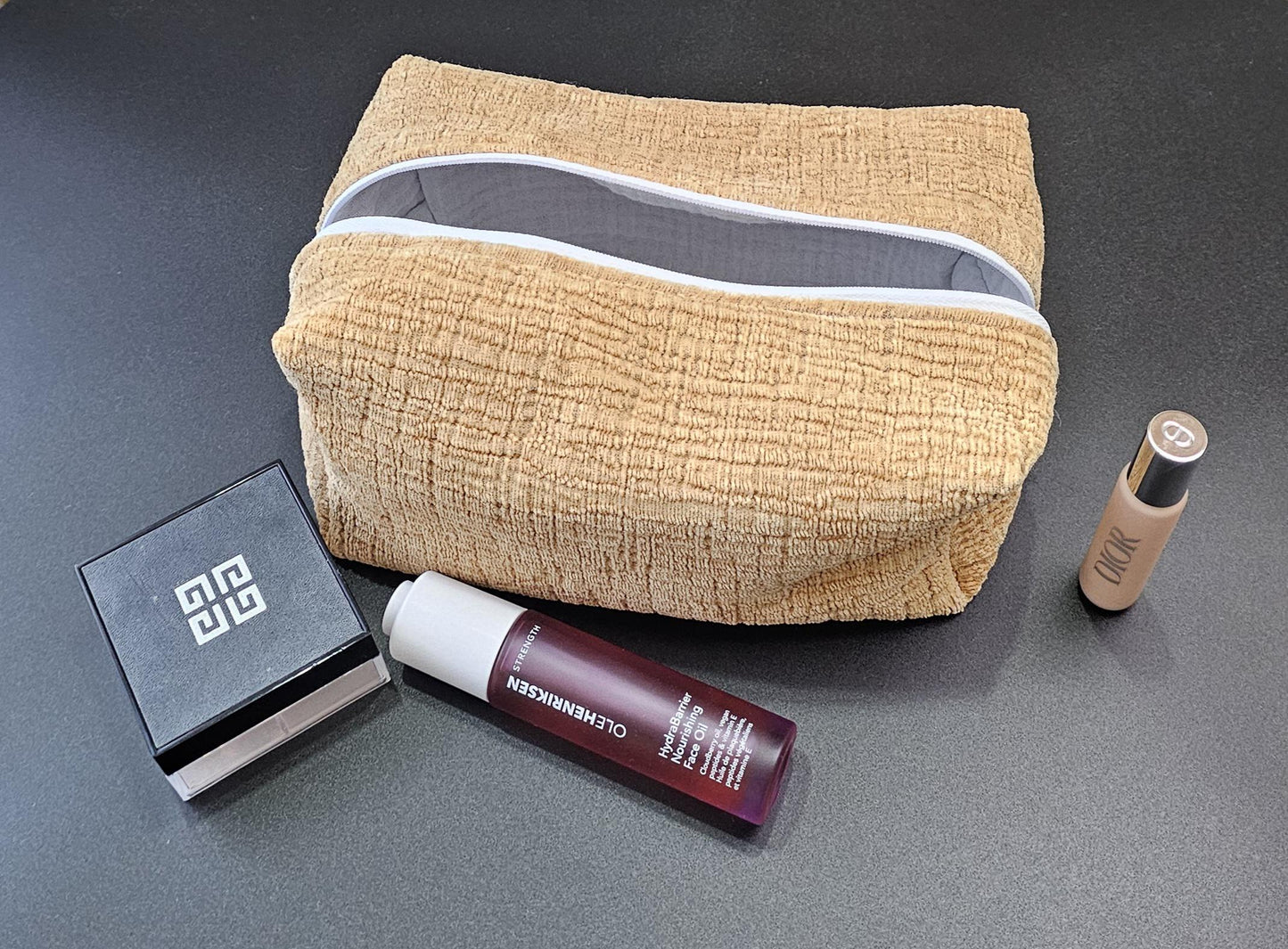 Handmade Quilted Cotton Makeup Bag - Medium Zipper Pouch